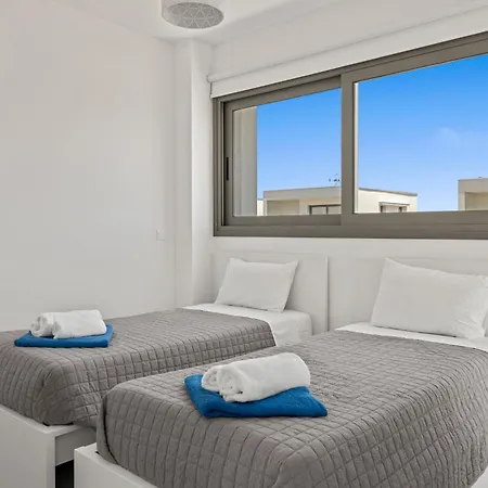 Serenity Waves 16 Villa Lárnaka