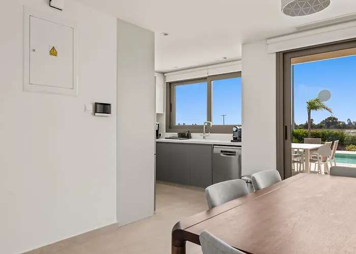 Serenity Waves 16 Villa Larnaca